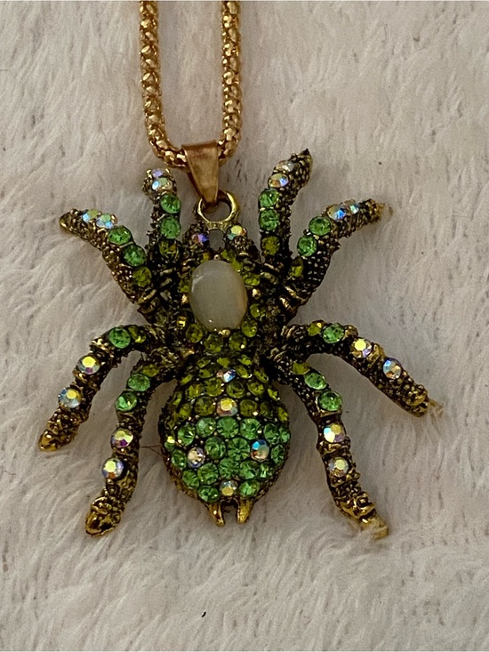 Betsey Johnson Jewelry - Betsey Johnson Gold-Tone Green Crystal Spider Pendant Necklace with Cat’s-eye!